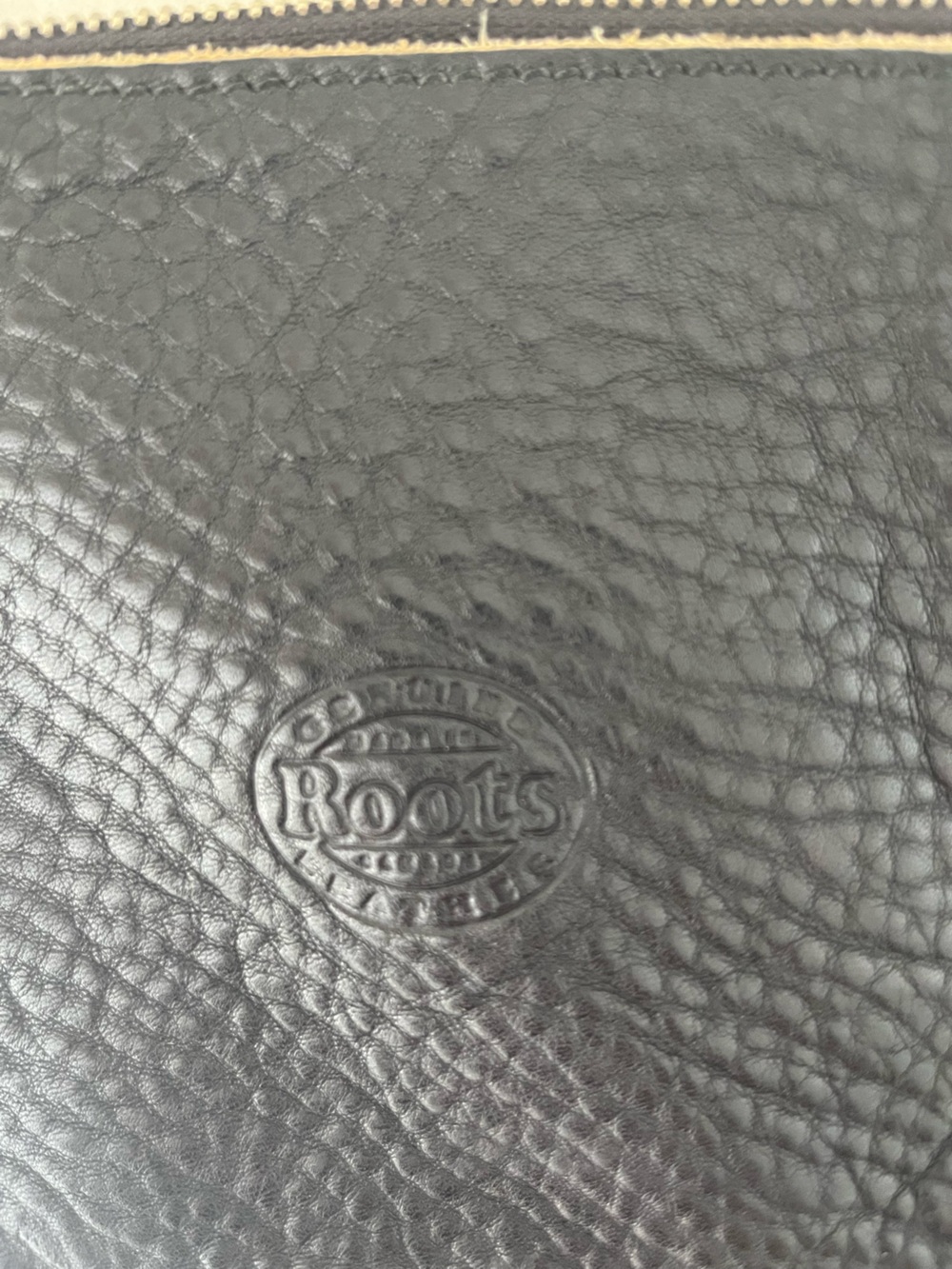 Roots Pebbled Black Leather Crossbody Chain Bag - Picture 6 of 9